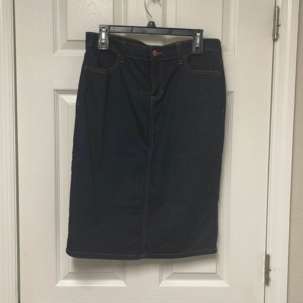 “Eileen Fisher” Jeans skirt Color Dark Blue, Size 10